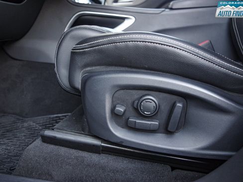 Used 2017 Jaguar F-PACE S image 12