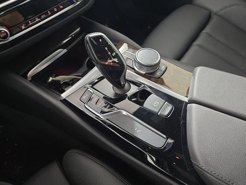 Used 2018 BMW 530i xDrive AWD/4WD image 28
