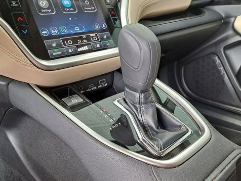 Used 2023 Subaru Outback Premium AWD/4WD image 17