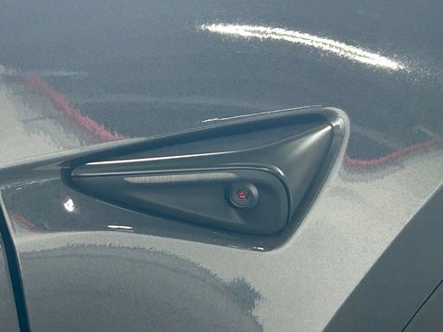 Used 2024 Tesla Model Y Long Range AWD/4WD image 29