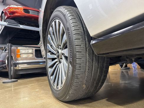 Used 2018 Lincoln Navigator Reserve w/ Technology Package image 31