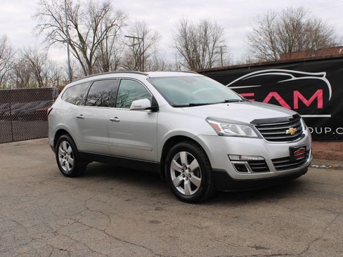 Used 2015 Chevrolet Traverse LTZ AWD/4WD image 4