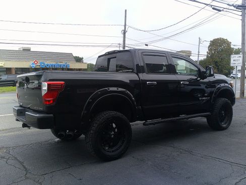 Used 2021 Nissan Titan SV w/ SV Convenience Package AWD/4WD image 12