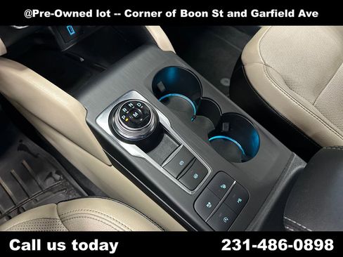 Used 2020 Ford Escape Titanium AWD/4WD image 25