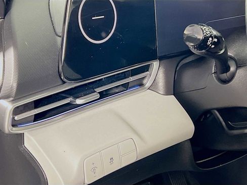 Certified 2024 Hyundai Elantra Limited image 10