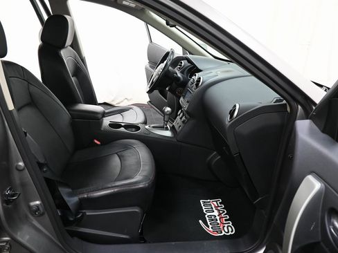 Used 2011 Nissan Rogue SV w/ SL Pkg image 11