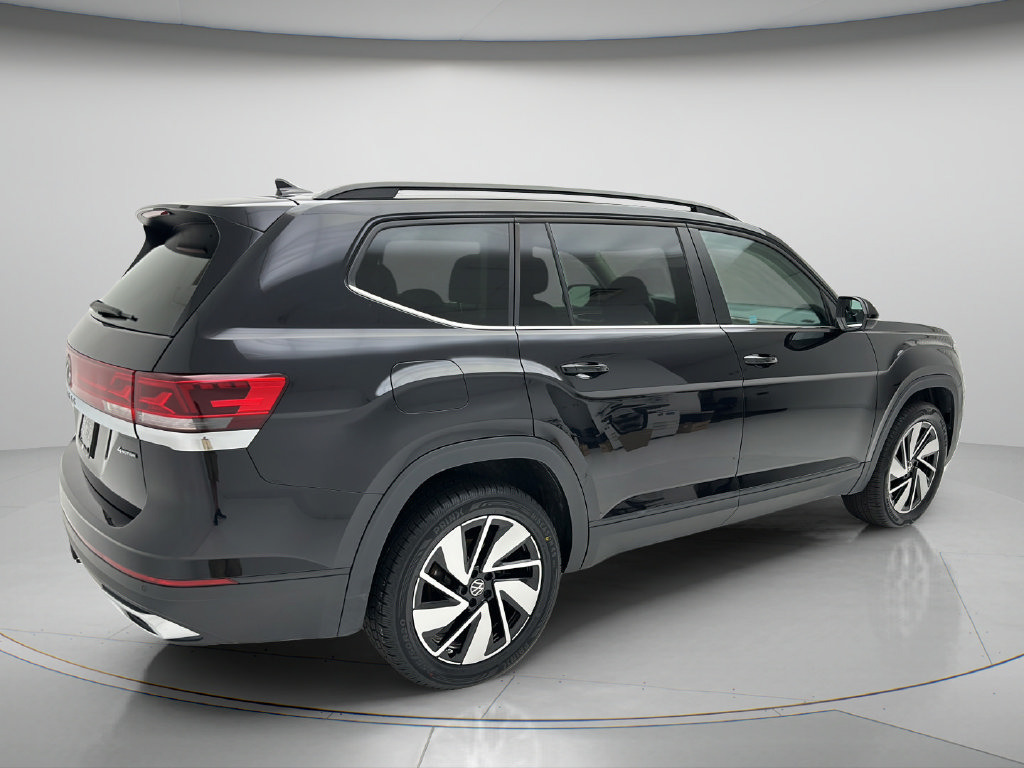 Used 2025 Volkswagen Atlas SE AWD/4WD image 5