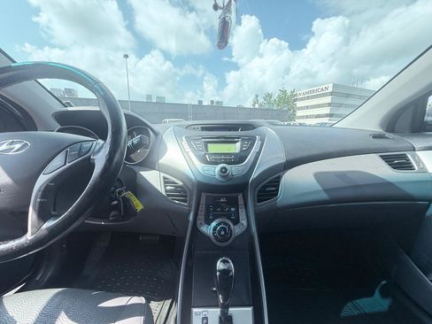 Used 2013 Hyundai Elantra Limited FWD image 16