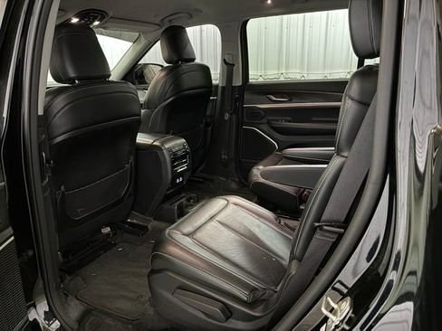 Used 2021 Jeep Grand Cherokee L Limited AWD/4WD image 23
