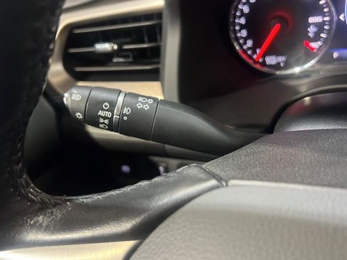 Used 2020 GMC Acadia Denali w/ Technology Package image 31