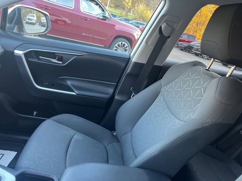 Used 2021 Toyota RAV4 XLE image 29