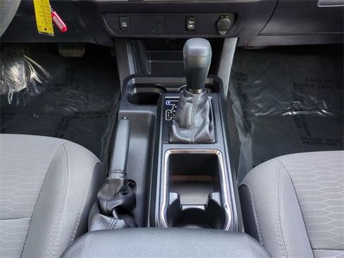 Used 2017 Toyota Tacoma SR image 19