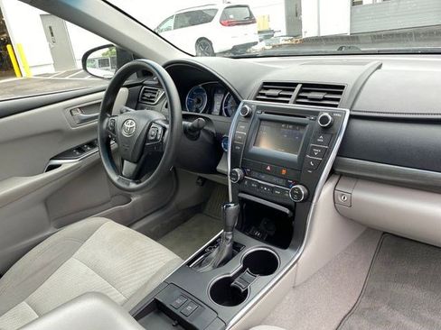 Used 2015 Toyota Camry LE FWD image 39