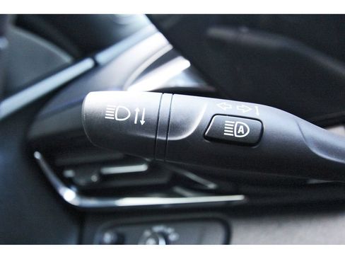 Used 2025 Buick Envista Sport Touring w/ Experience Buick Package FWD image 14