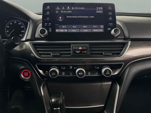 Used 2018 Honda Accord Sport image 10