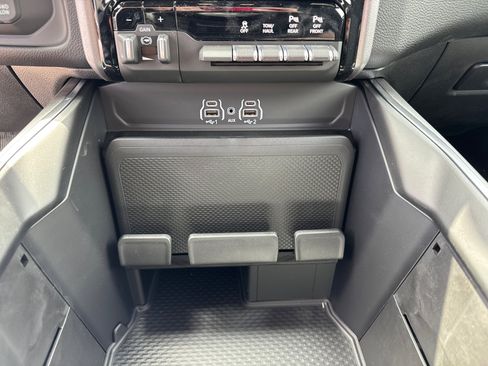 New 2026 RAM 2500 Big Horn AWD/4WD image 12