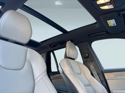 Used 2025 Volvo XC90 B6 Ultra w/ Protection Package Premier image 15