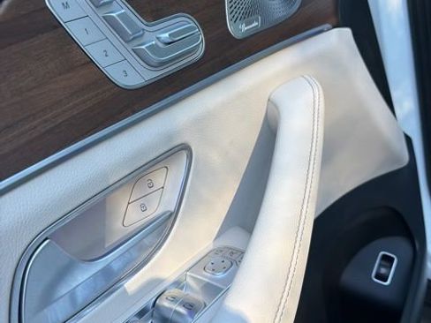 Used 2026 Mercedes-Benz GLS 450 4MATIC image 13