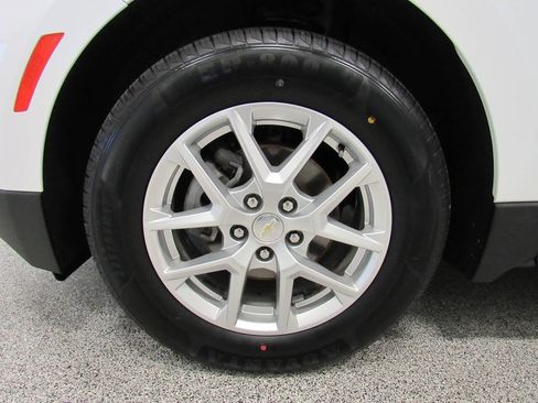 Used 2022 Chevrolet Equinox LS w/ LS Convenience Package AWD/4WD image 10