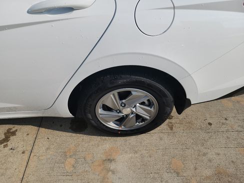 New 2026 Hyundai Elantra SE FWD image 20