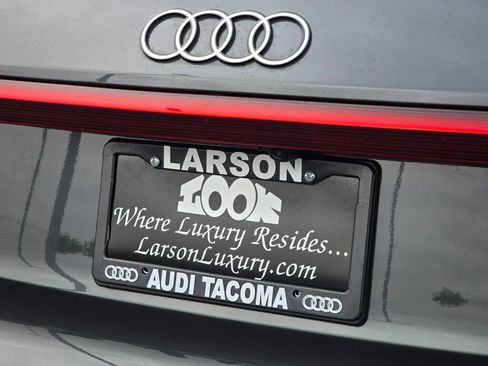 Used 2025 Audi Q6 e-tron Premium Plus w/ Premium Plus AWD/4WD image 32