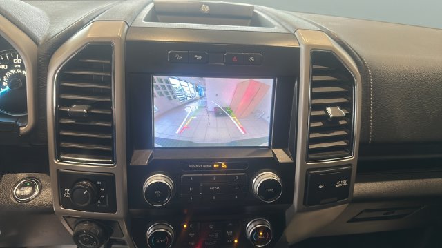 Used 2019 Ford F150 Lariat w/ Equipment Group 502A Luxury AWD/4WD image 12