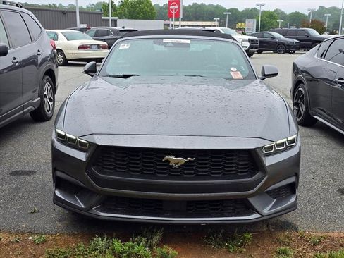 Used 2025 Ford Mustang Premium RWD image 10