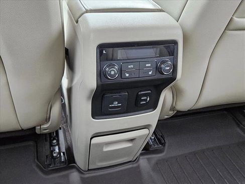 Used 2018 GMC Acadia Denali image 19