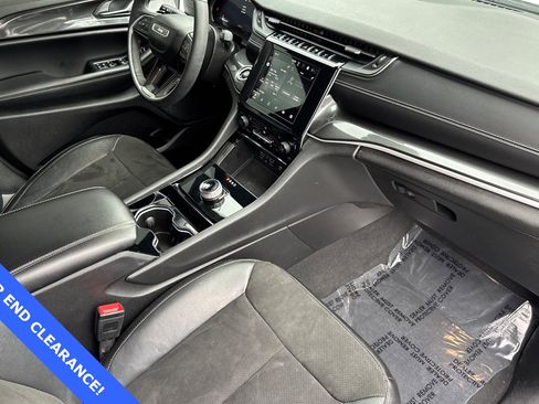 Used 2023 Jeep Grand Cherokee Altitude image 17