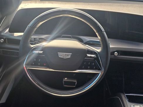 Used 2026 Cadillac Vistiq Luxury image 17