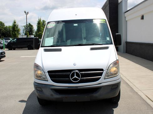 Used 2012 Mercedes-Benz Sprinter 2500 image 2