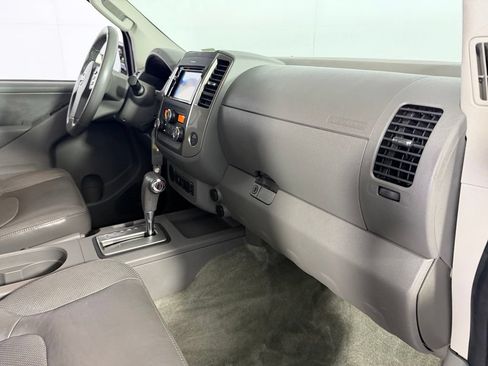Used 2016 Nissan Frontier SL RWD image 30
