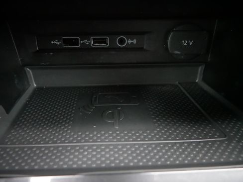 Certified 2020 Volkswagen Tiguan SE w/ Panoramic Sunroof Package image 29