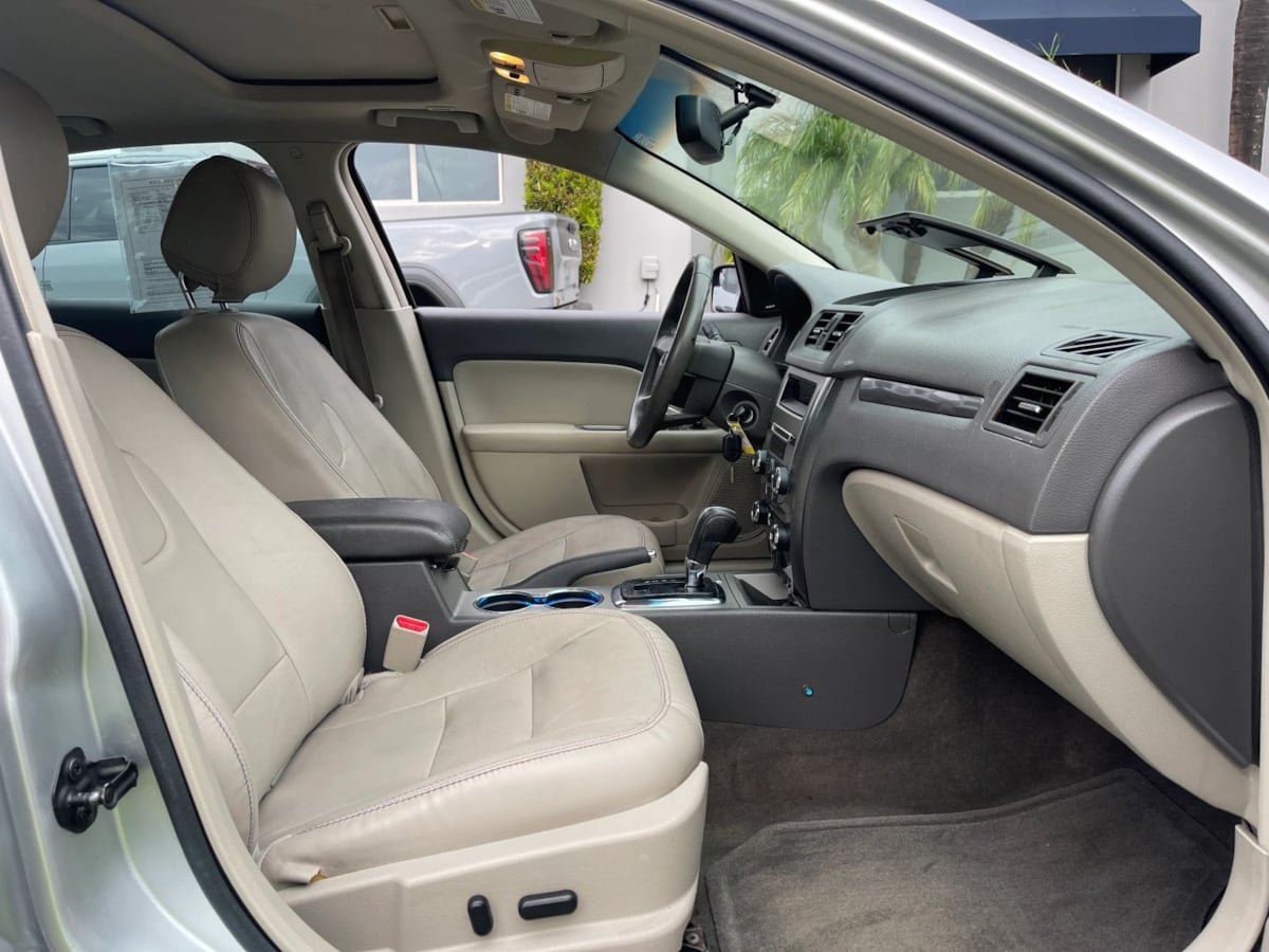 Used 2012 Ford Fusion SEL FWD image 22