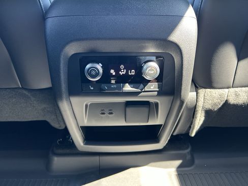 New 2026 GMC Acadia AT4 image 40