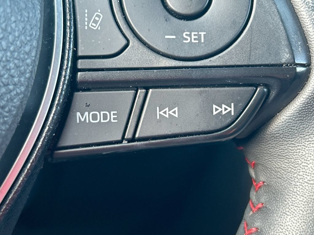 Used 2025 Toyota RAV4 SE AWD/4WD image 17