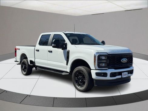 Used 2024 Ford F250 XL w/ STX Appearance Package image 2