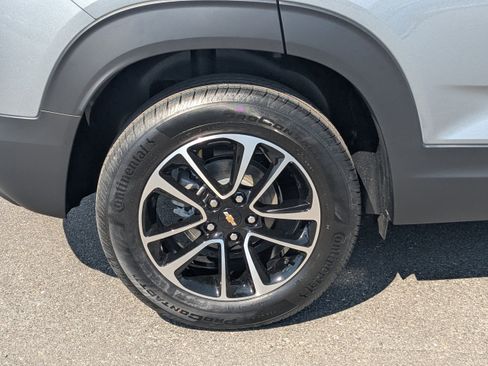 New 2026 Chevrolet TrailBlazer LT w/ Convenience Package FWD image 11