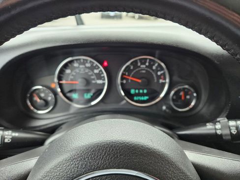 Used 2017 Jeep Wrangler Unlimited Sahara AWD/4WD image 20