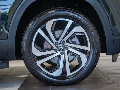 Used 2021 Volkswagen Atlas SEL Premium image 18