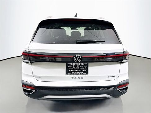 New 2026 Volkswagen Taos SE AWD/4WD image 8