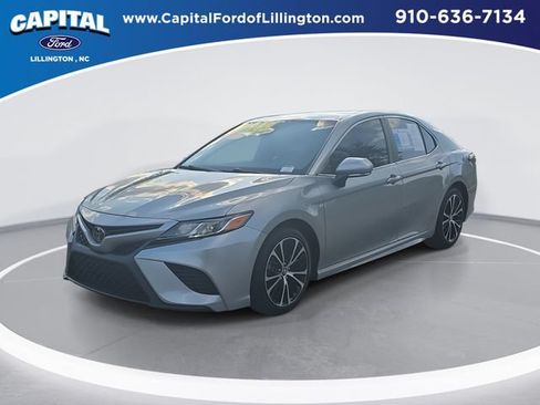 Used 2019 Toyota Camry SE w/ Convenience Package FWD image 1