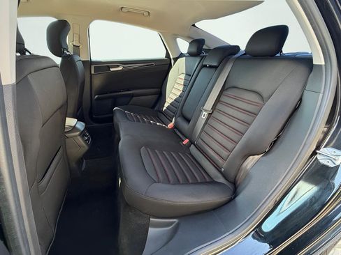 Used 2014 Ford Fusion SE image 22