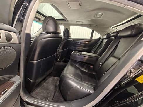 Used 2013 Lexus LS 460 AWD w/ Comfort Pkg image 29