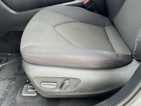 Used 2023 Toyota Highlander LE FWD image 16