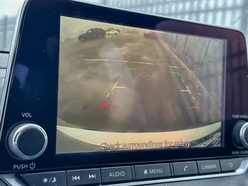 Used 2021 Nissan Sentra SV image 18