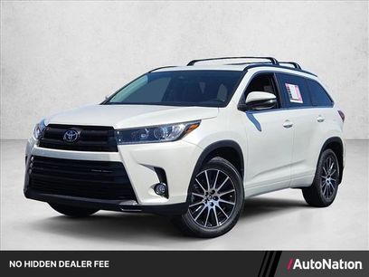 Used 2018 Toyota Highlander SE w/ Carpet Mat Package (TMS)