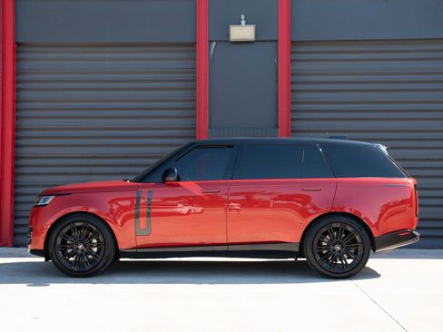 Used 2023 Land Rover Range Rover Long Wheelbase SE image 6
