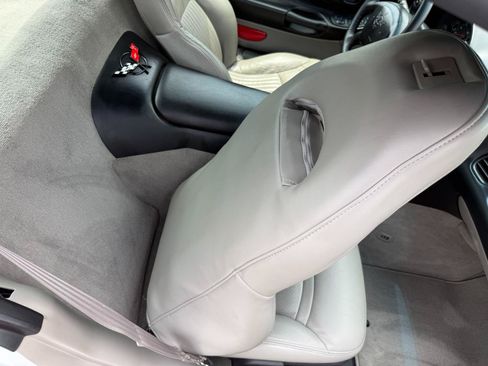 Used 1998 Chevrolet Corvette Coupe RWD image 37