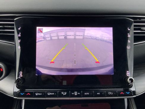 Used 2023 Jeep Wagoneer Series III w/ Preferred Equipment Group image 33